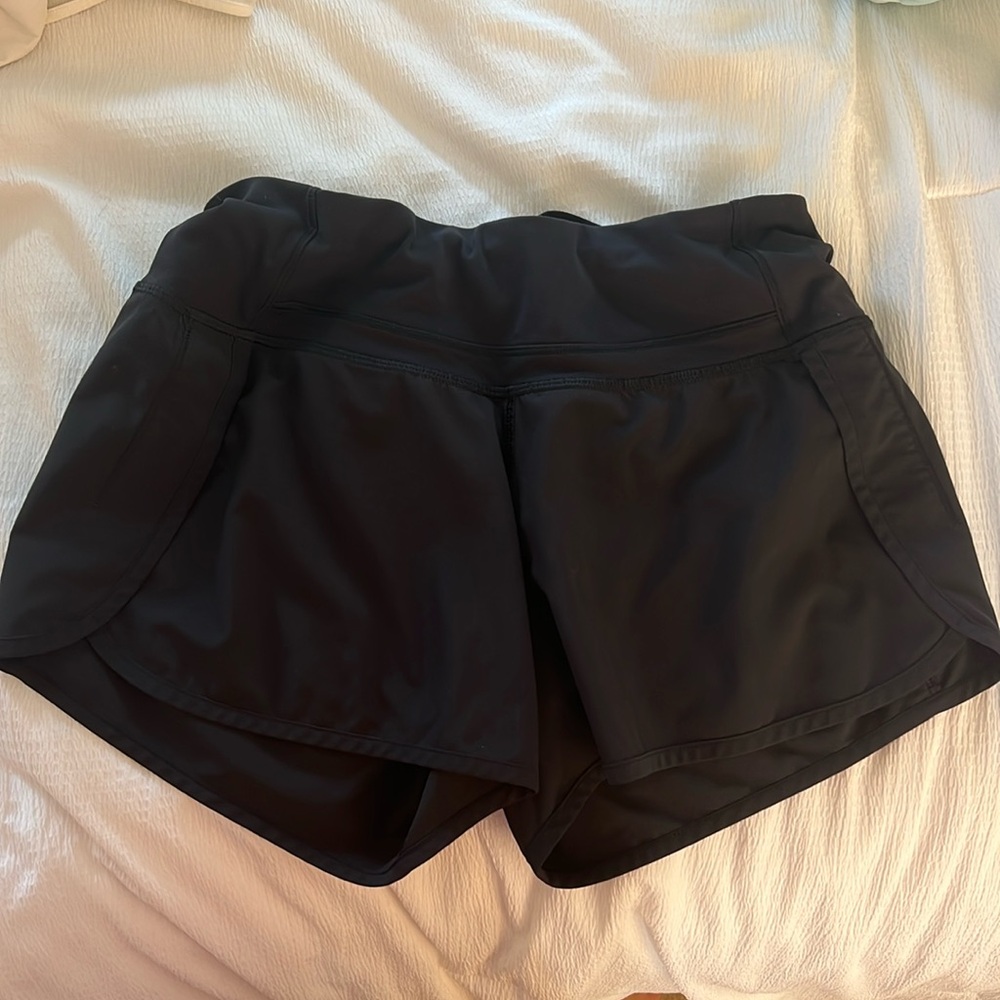 Black Lululemon shorts (old but very good condition!!!)